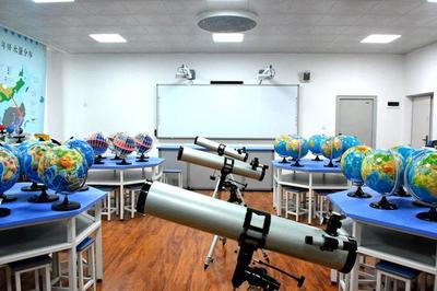 科技感十足！一起揭開廣元中學實驗室的神秘面紗